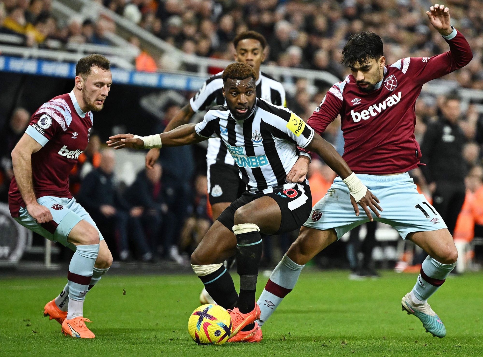 nhan dinh newcastle vs west ham 03h00 ngay 26 11 ngoai hang anh 3